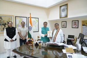 11 अक्टूबर, 2026 पंजाब के राज्यपाल एवं चंडीगढ़ के प्रशासक श्री गुलाब चंद कटारिया जी से पंजाब राजभवन, चंडीगढ़ में विश्व हिंदी परिषद के राष्ट्रीय महासचिव डॉ. बिपिन कुमार एवं परिषद के अन्य पदाधिकारियों ने शिष्टाचार भेंट की।